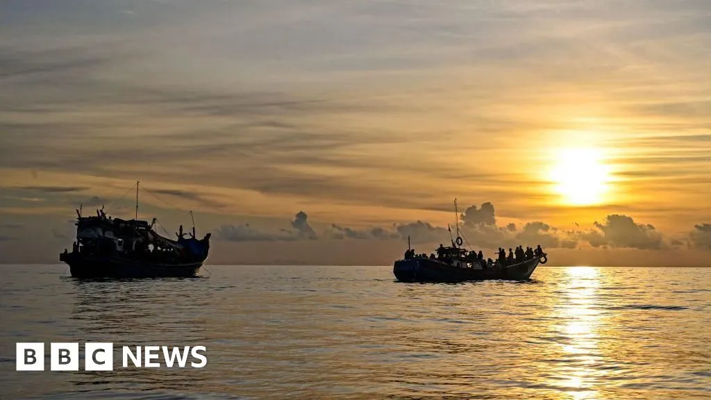 250 missing after migrant boat sinks in Indian Ocean