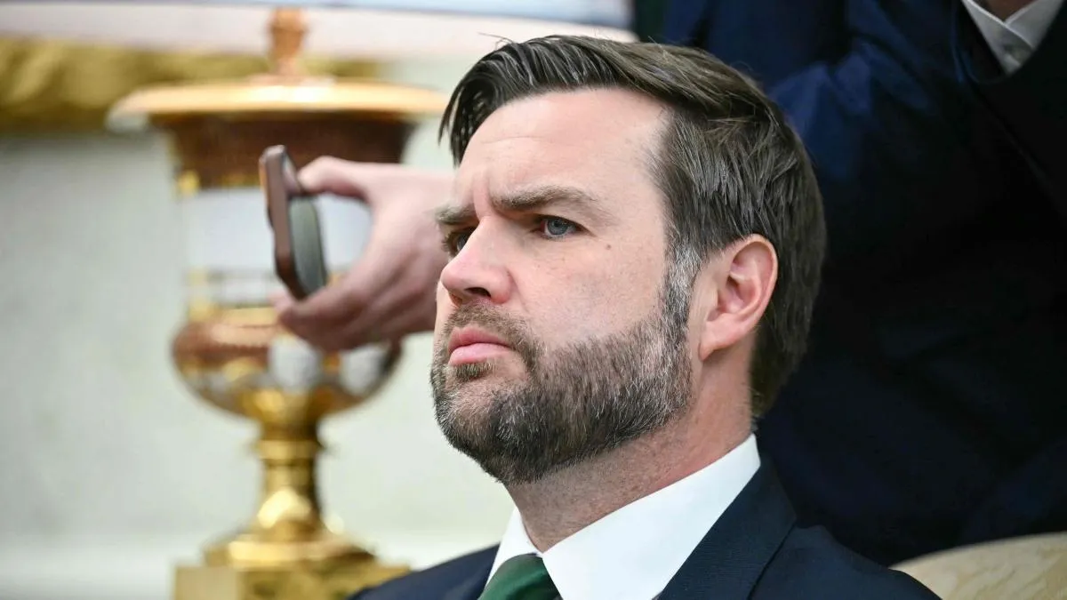 
               Las derrotas de J.D. Vance
           