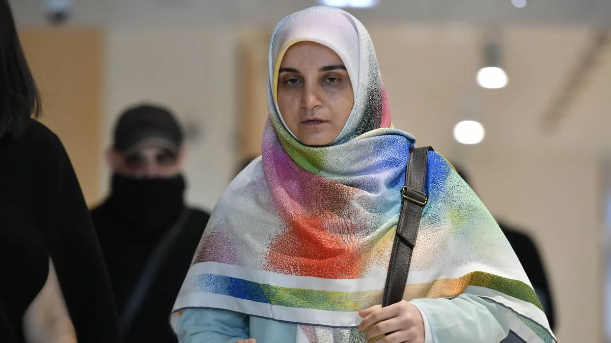 Mahdieh Esfandiari est rentrée en Iran, une semaine après le retour en France de Cécile Kohler et Jacques Paris