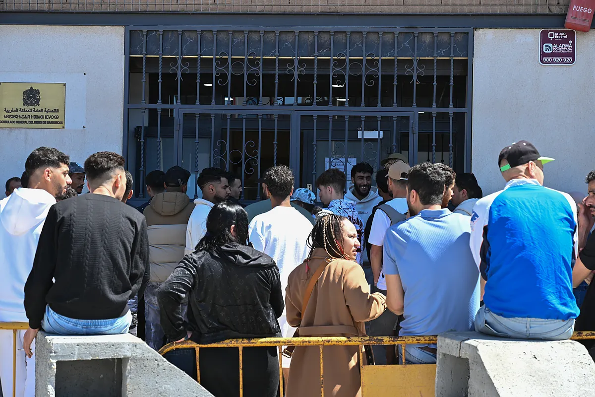 Así es el Real Decreto para regularizar a 500.000 inmigrantes: apoyo institucional, residencia legal con la admisión a trámite y prórrogas sin búsqueda de empleo si hay "circunstancias justificadas"