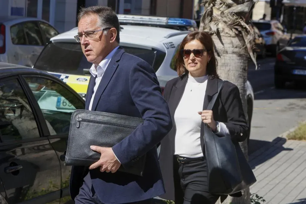 El funcionario de Vivienda que tramitó un piso protegido de Alicante para su pareja arquitecta: "Lo siento, la he cagado"