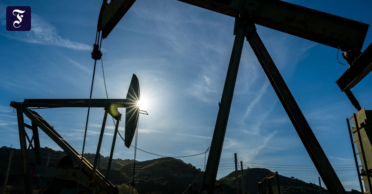 Engpässe befürchtet: Ölpreise ziehen leicht an