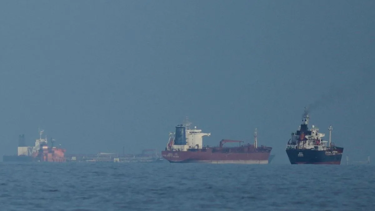 
          Irán amenaza con bloquear el mar Rojo si EE.UU. no se va de Ormuz
      