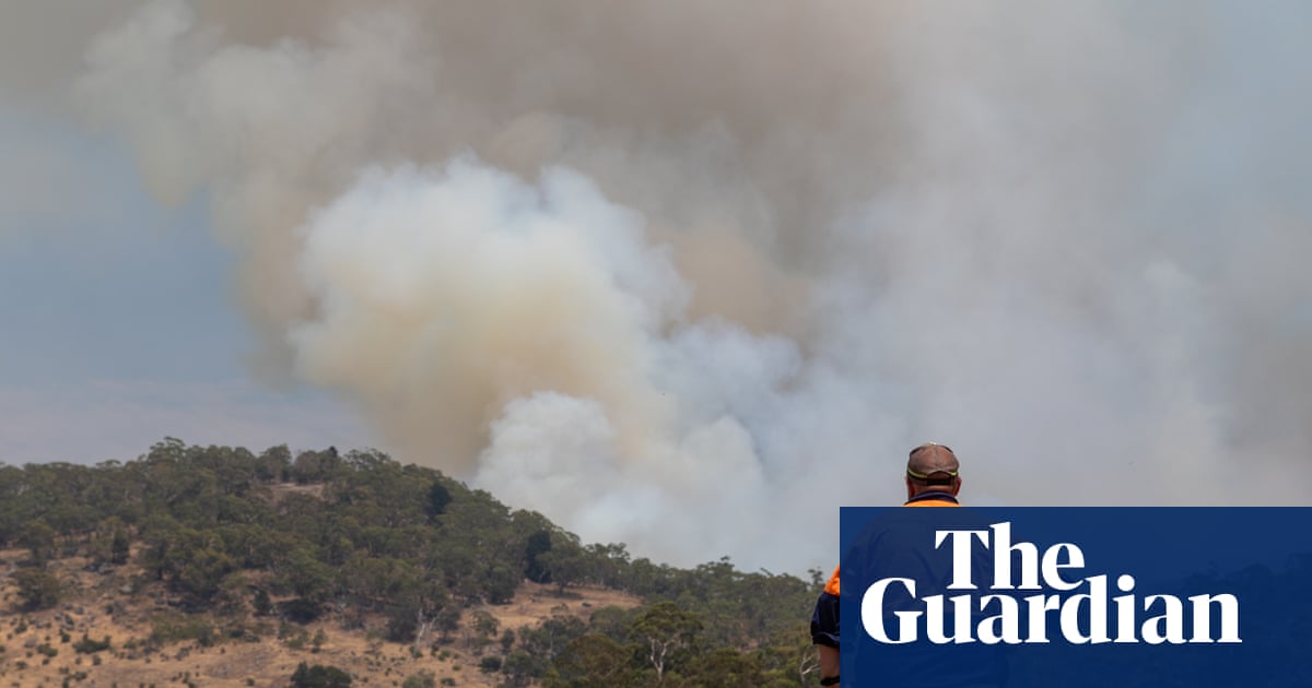 Homes of volunteer firefighters among 350 structures lost so far in ‘heartbreaking’ Victorian bushfires
