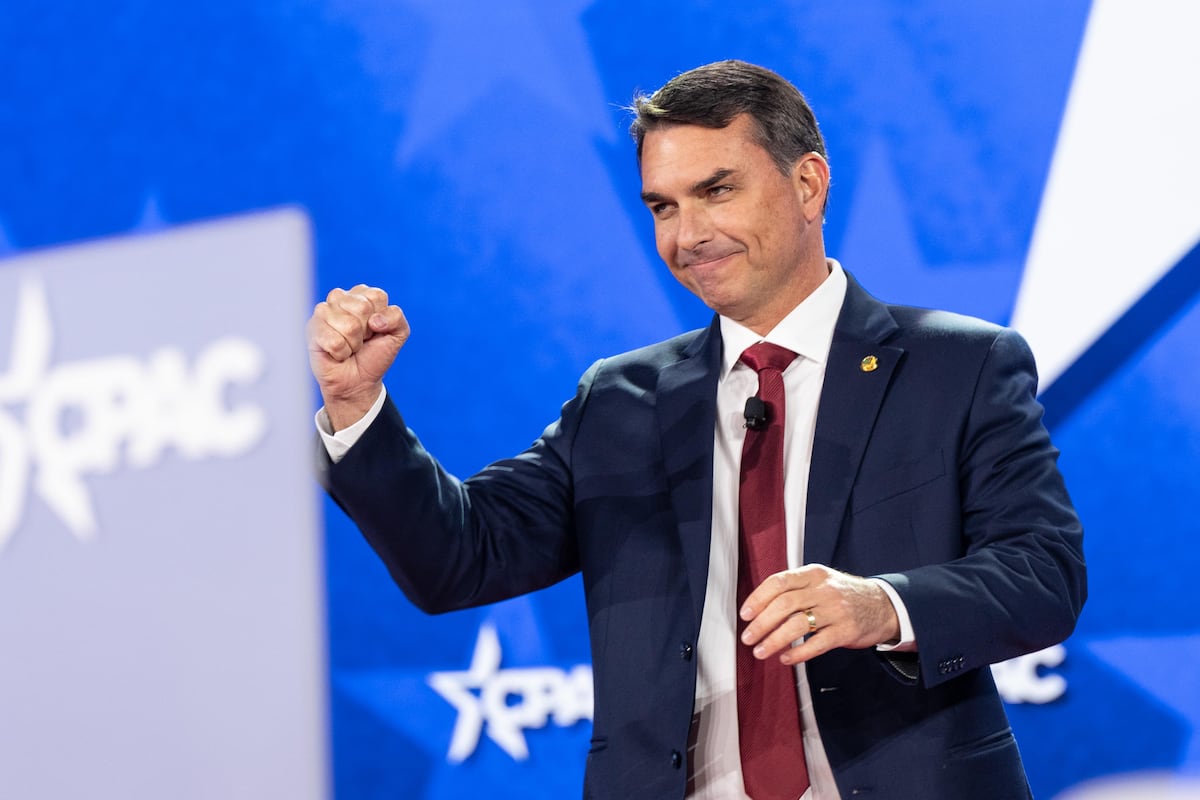 Bolsonaro hijo, investigado por calumnias a Lula en un mensaje sobre el presidente brasileño, Maduro y el narcotráfico