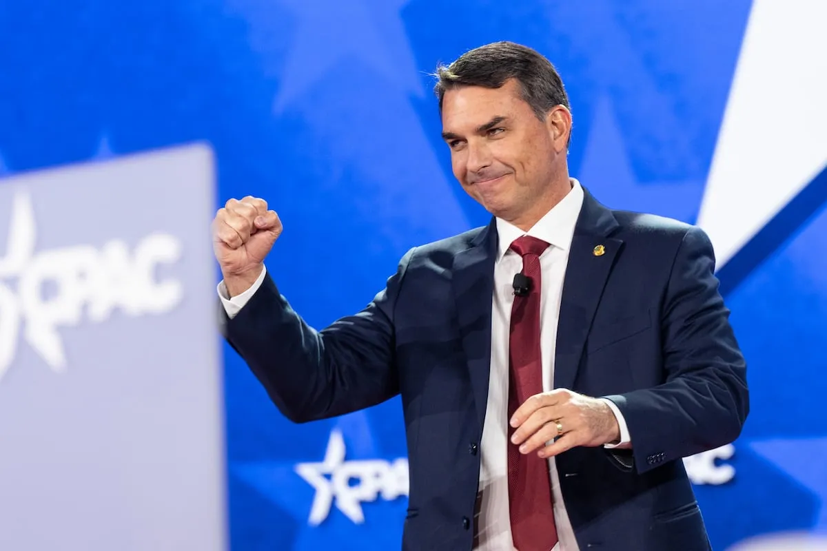 Bolsonaro hijo, investigado por calumnias a Lula en un mensaje sobre el presidente brasileño, Maduro y el narcotráfico