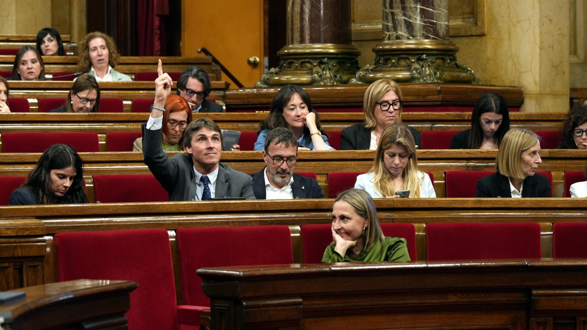 
                    La izquierda veta la rebaja del IRPF y la eliminación de sucesiones y donaciones en Catalunya
                
