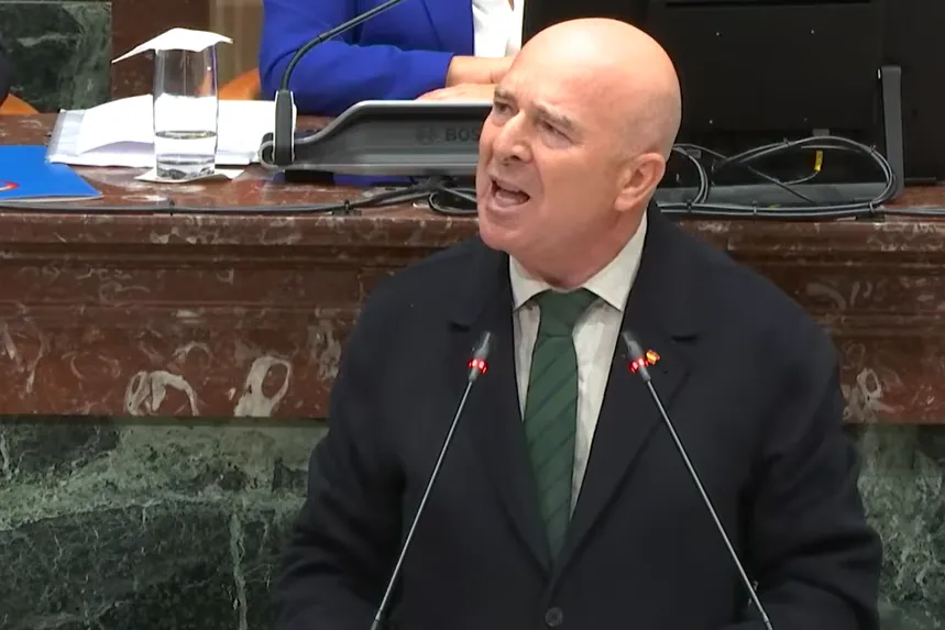 "Tenemos el deber de combatir, incluso con violencia, el aborto": polémica en Murcia por la proclama de un diputado de Vox