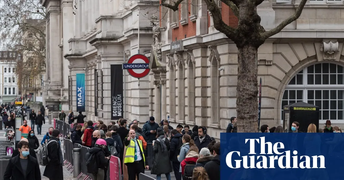 Covid jab injury payments must be urgently reformed, says inquiry chair