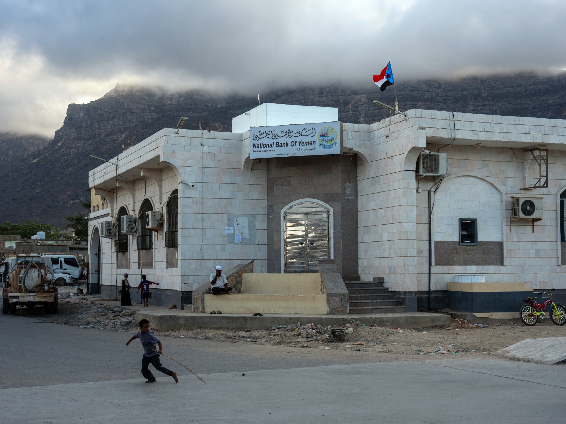 Forced to drop out: Yemen’s children trade school for survival