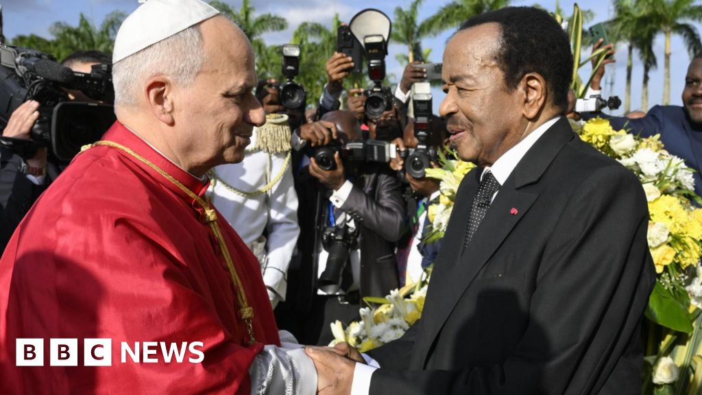 Blunt-speaking Pope tells Cameroon to root out corruption to find peace