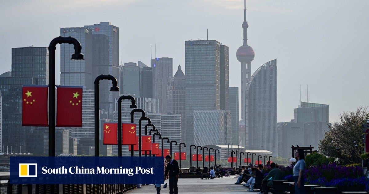 Trade tensions make rest of world less keen to invest in US and China, survey finds