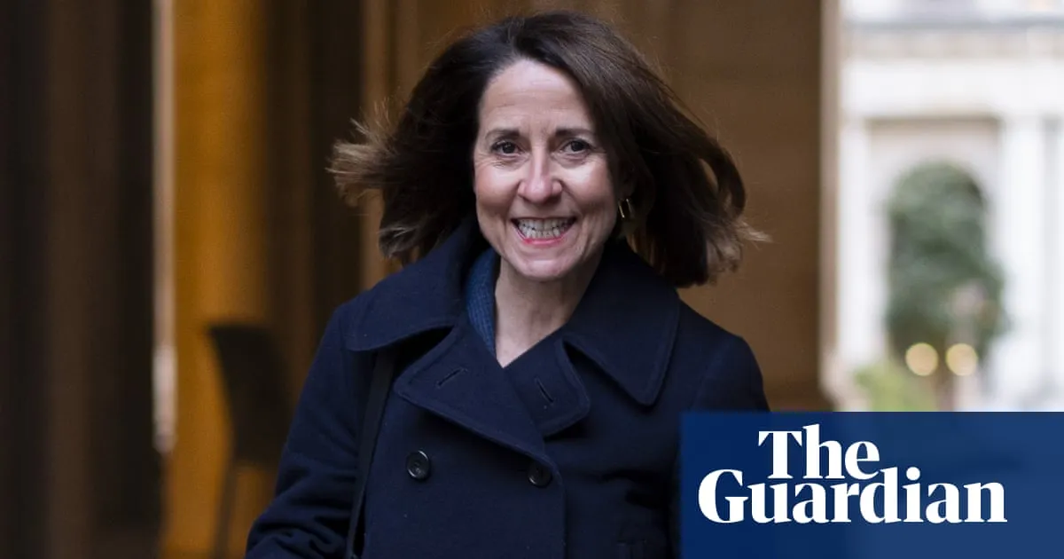 Liz Kendall urges UK public to embrace AI as government makes first £500m fund investment
