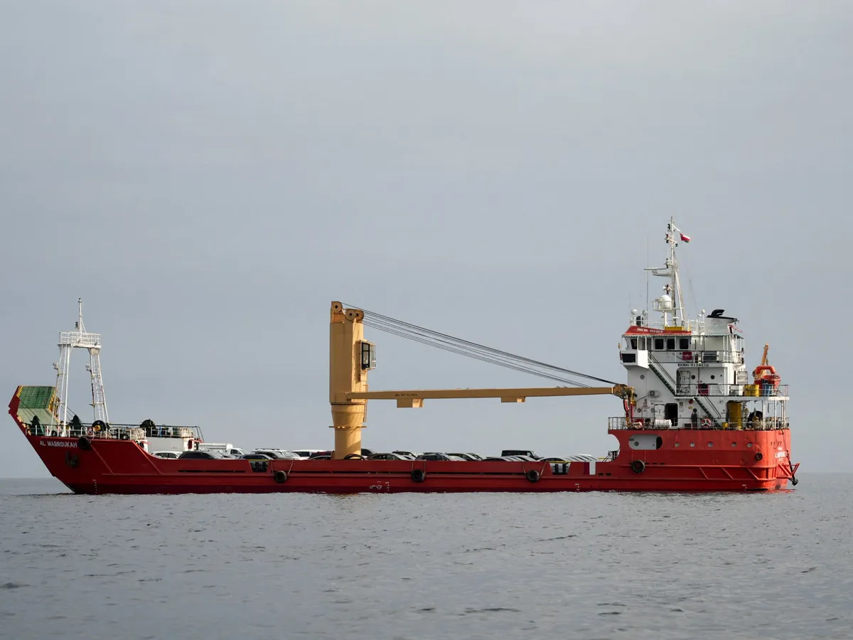 Shipping firms seek clarifications before crossing Hormuz