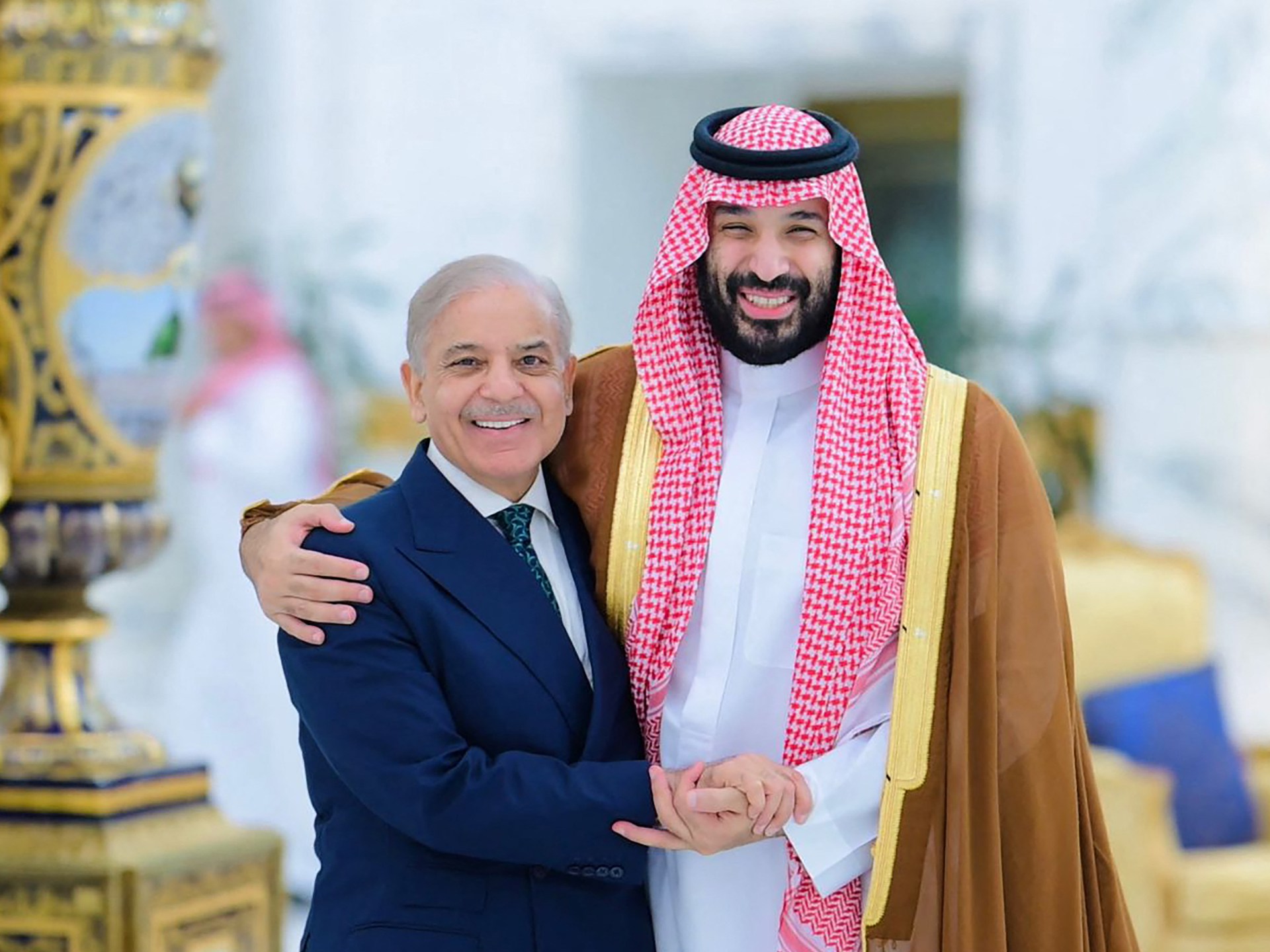 Pakistan PM, army chief wrap up key trips in push for more US-Iran talks