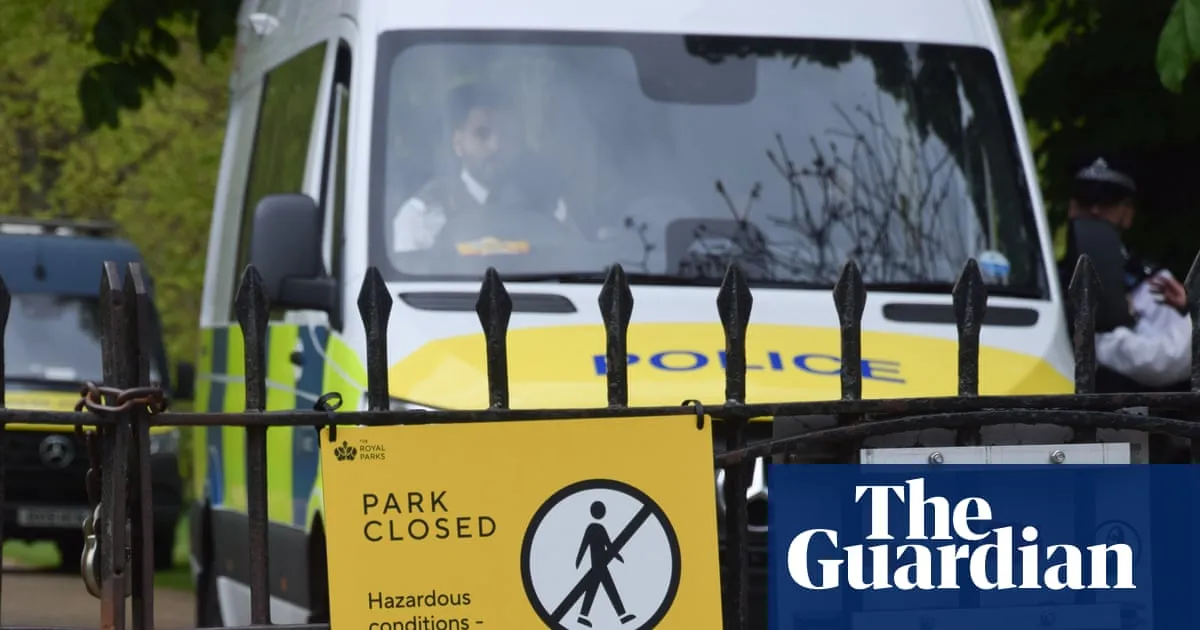 Kensington Gardens reopen after police deem suspicious items non-hazardous