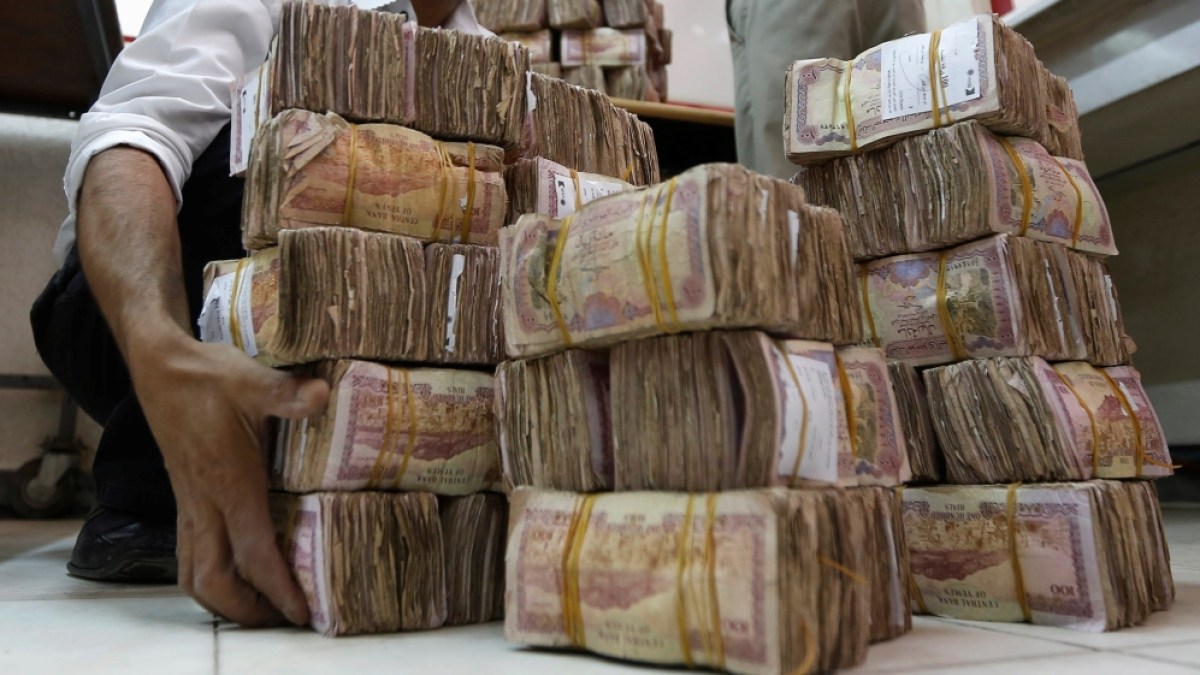 Cash shortages grip Yemen despite currency stabilisation