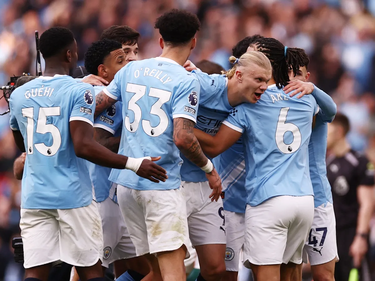 Man City beat Arsenal 2-1, cut Premier League race to three points
