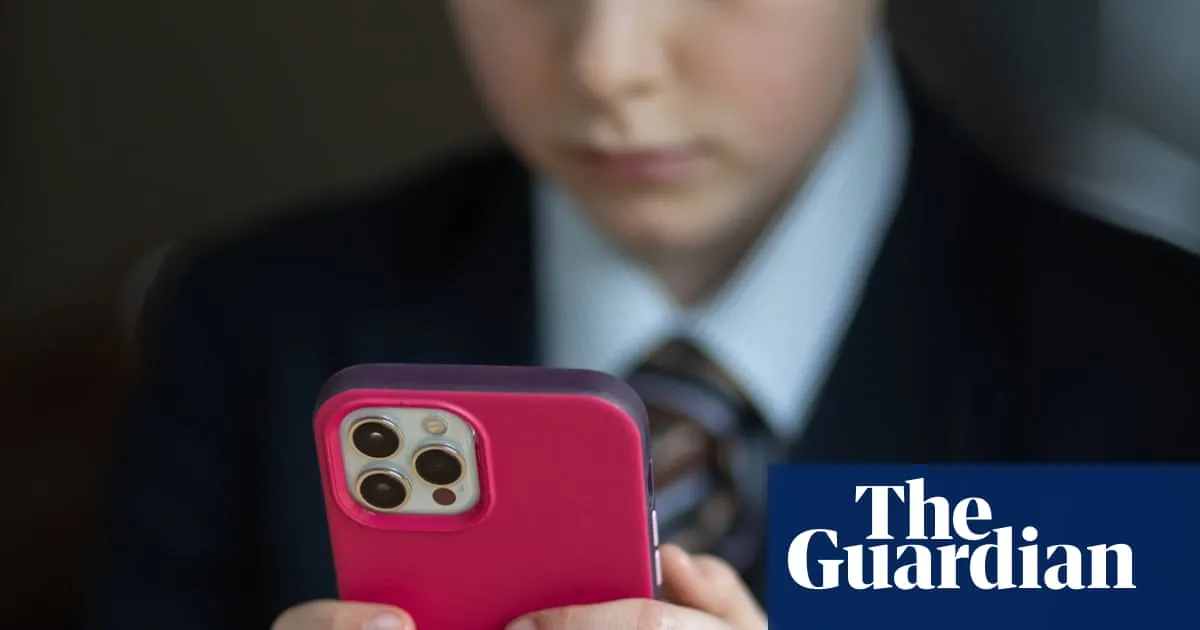 Mobile phones to be banned in schools in England under new plans