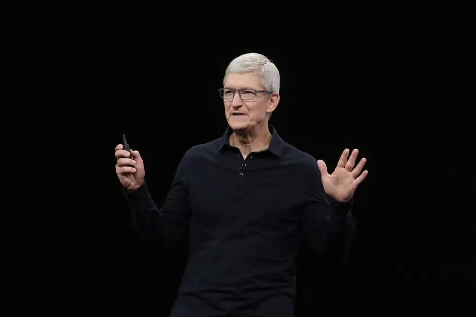 Tim Cook will step down as Apple CEO and hand reins over to the iPhone maker’s hardware leader