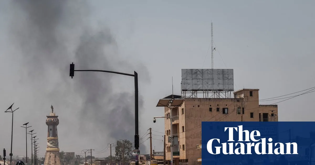 Mali in turmoil after insurgents seize towns and kill defence minister