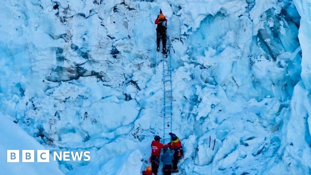 Path cleared for Everest climbers after huge ice block