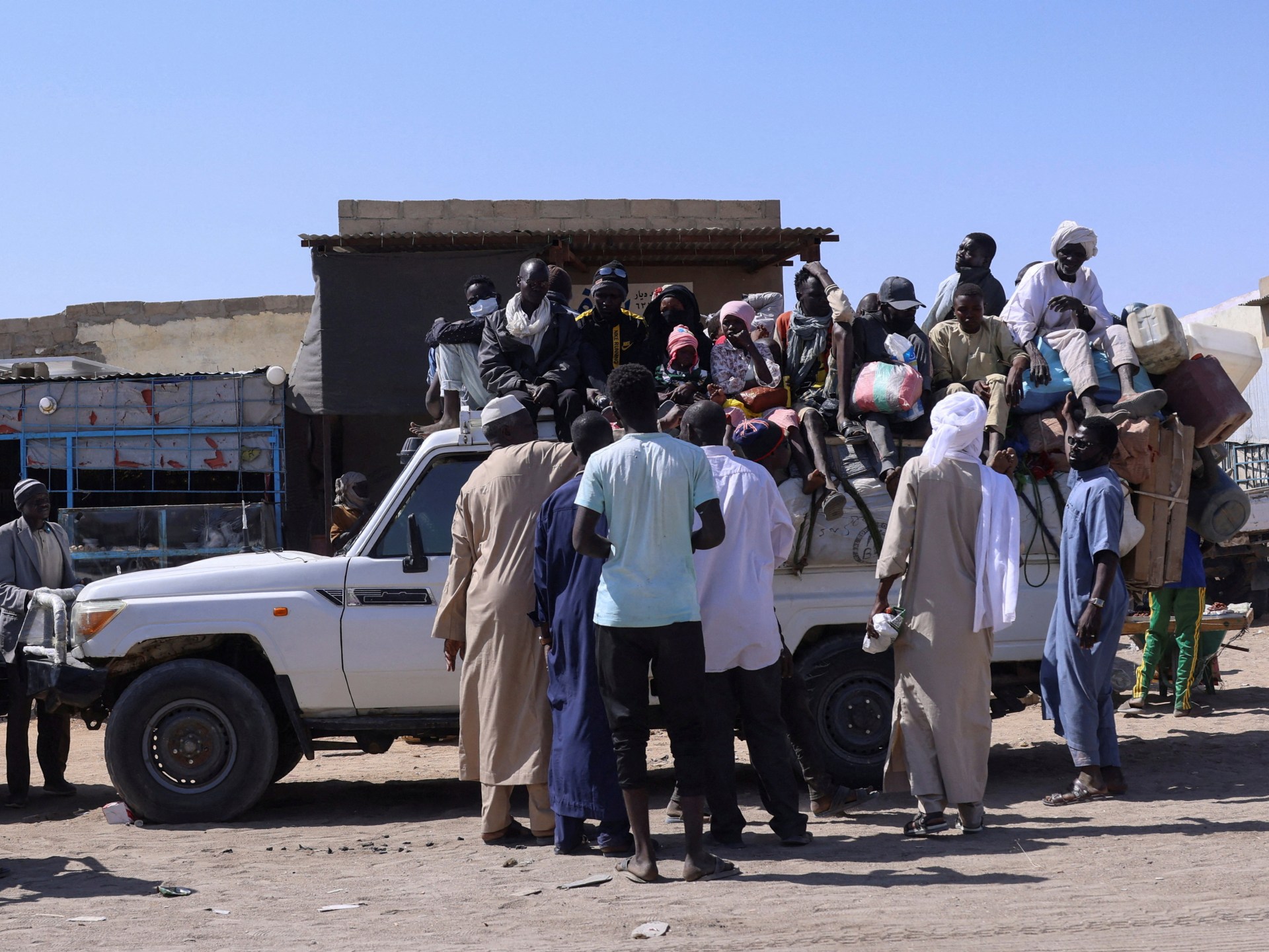 Families forced into displacement by famine in Sudan