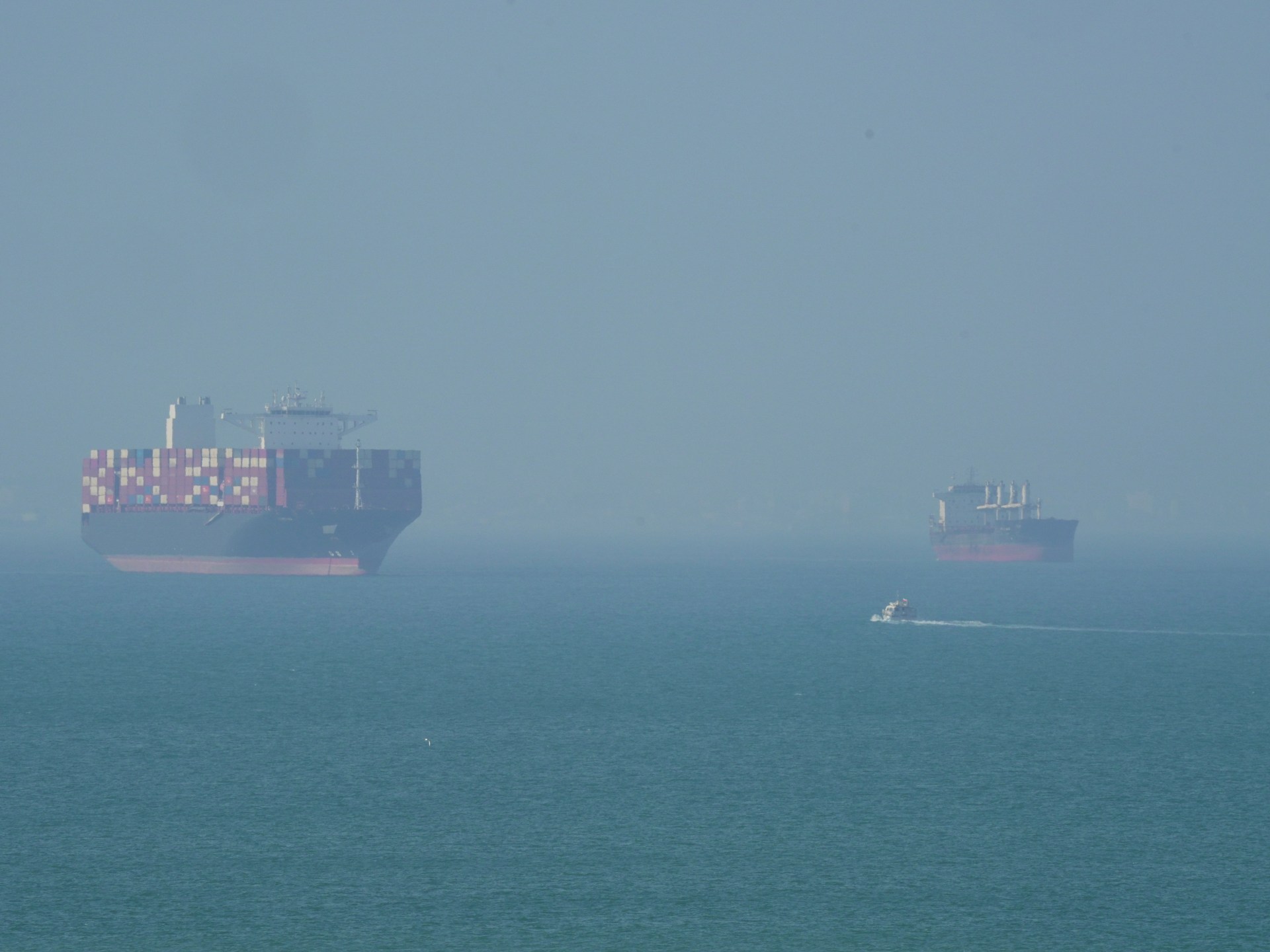 US warns shippers against paying Strait of Hormuz tolls, ‘donations’