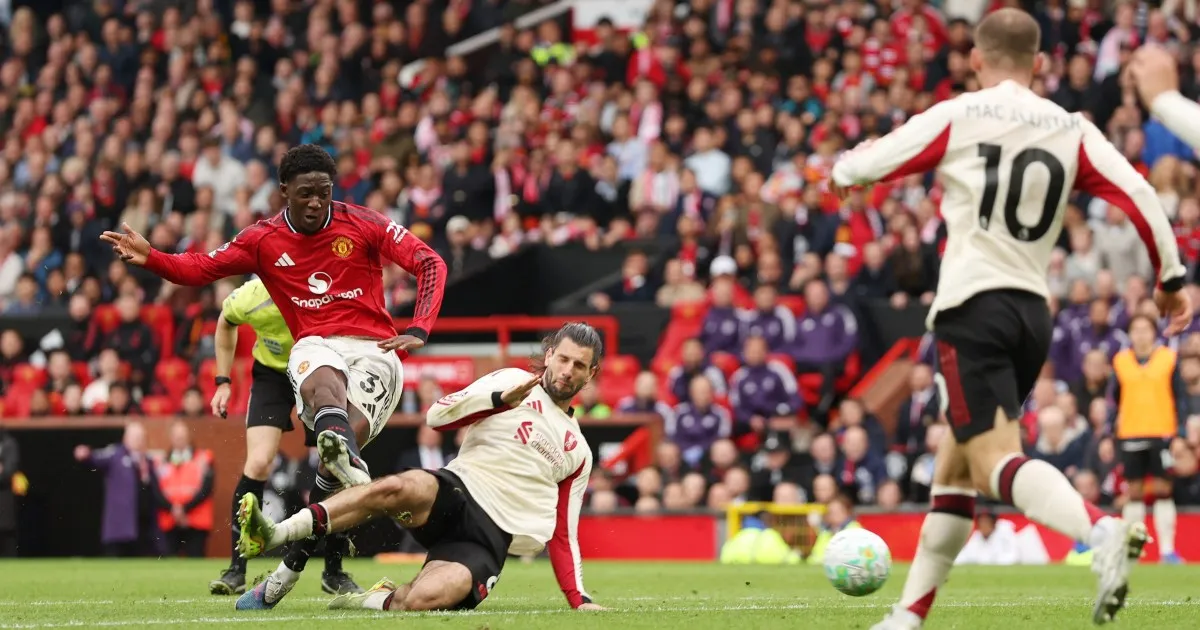 Man United beat Liverpool 3-2 to secure Champions League qualification