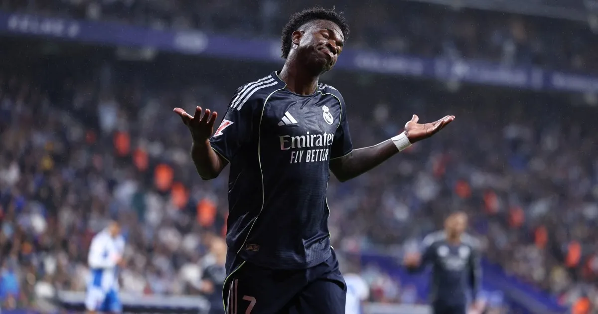Real Madrid stays alive in La Liga title race with victory at Espanyol