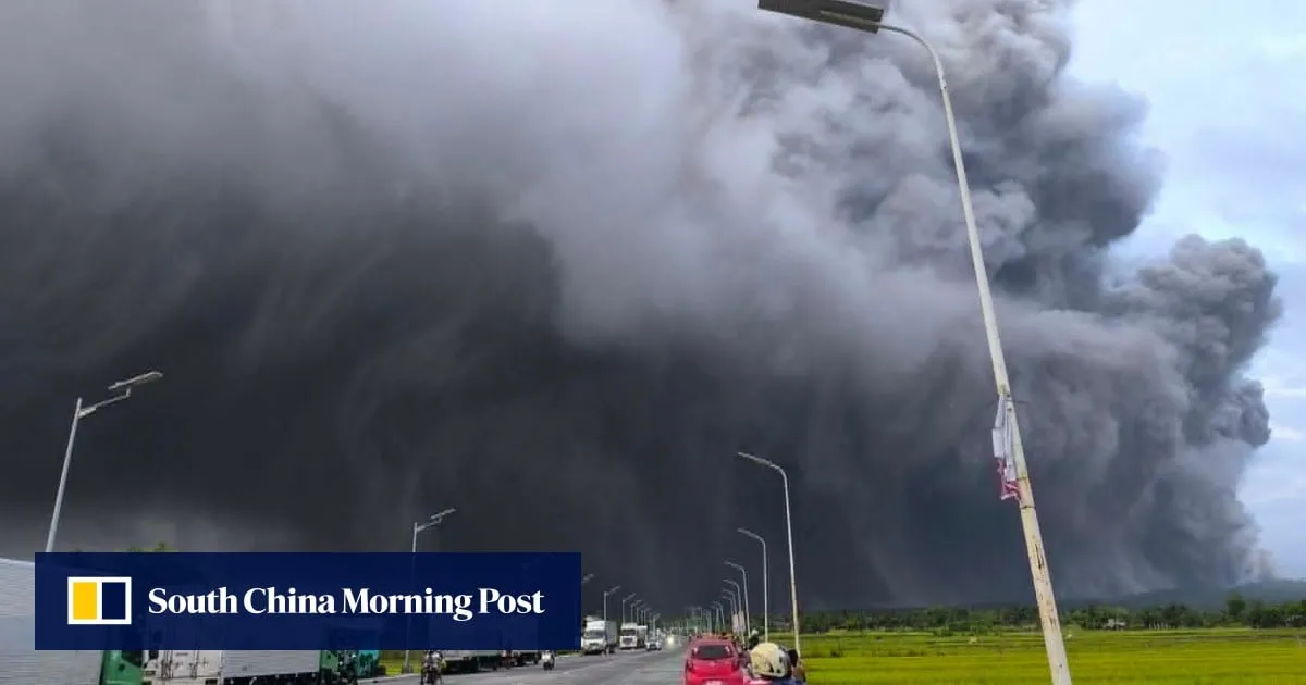 Panic in Philippines as Mayon volcano ashfall blankets towns in total darkness