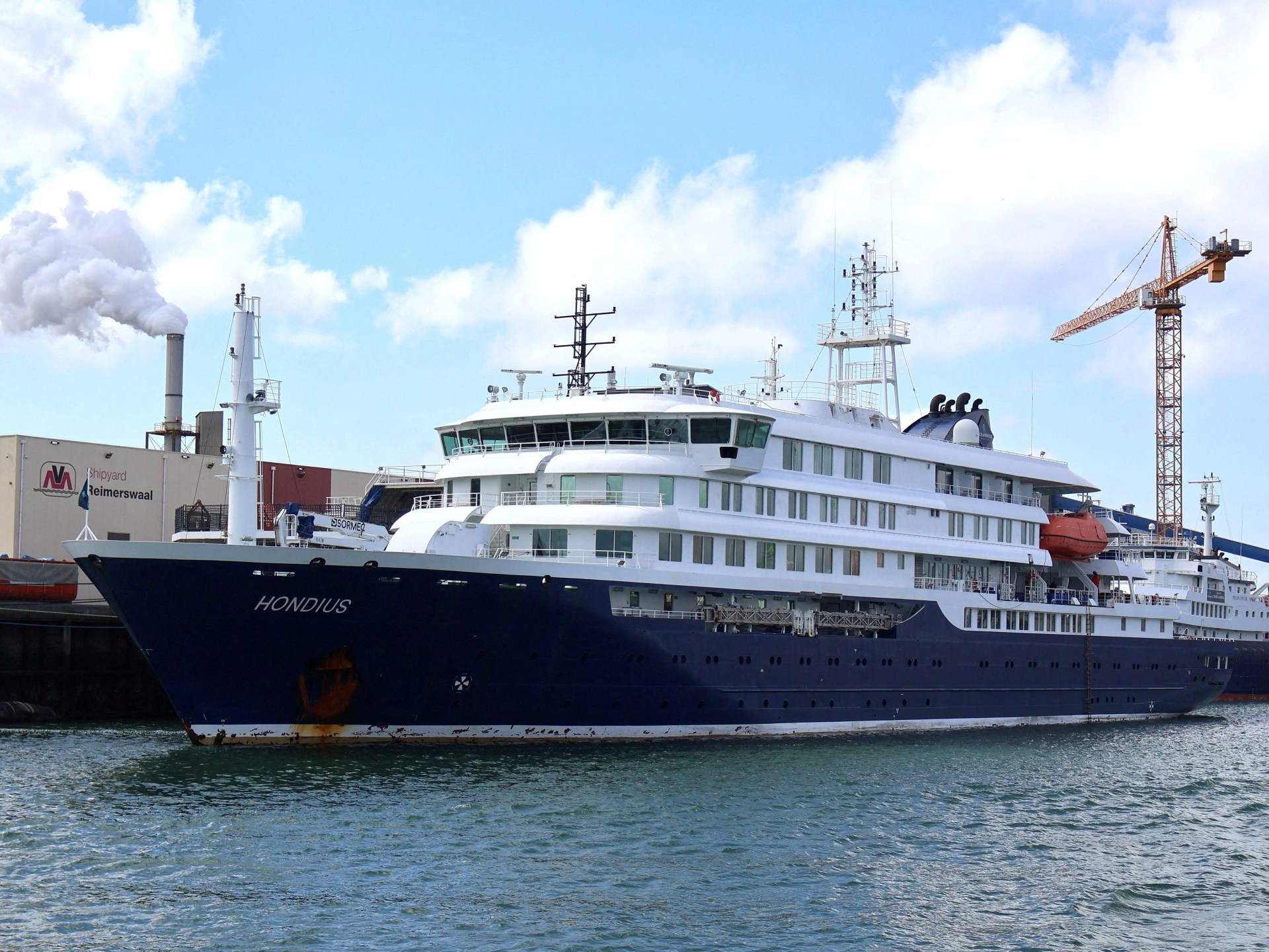 What is hantavirus, suspected in deaths of three people on cruise ship?