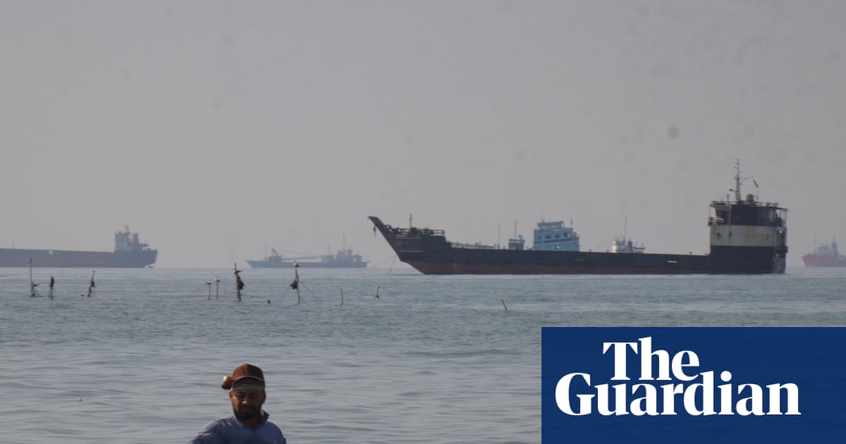 First Thing: Trump says US navy will ‘guide’ trapped ships through strait of Hormuz