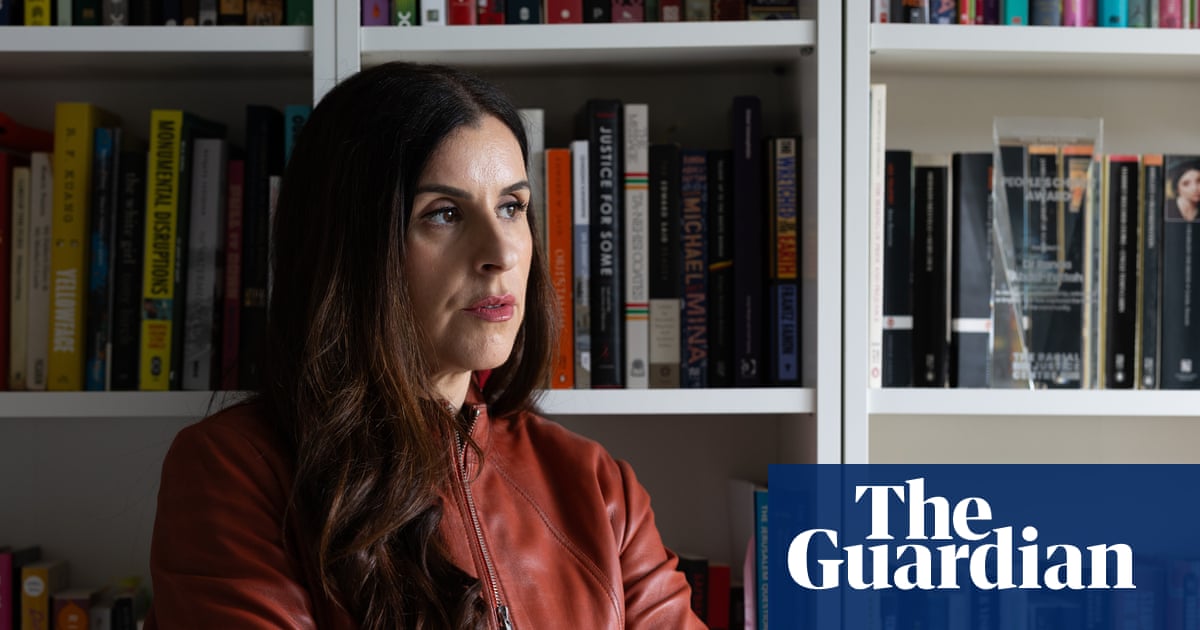 Randa Abdel-Fattah threatens defamation action against South Australian premier Peter Malinauskas