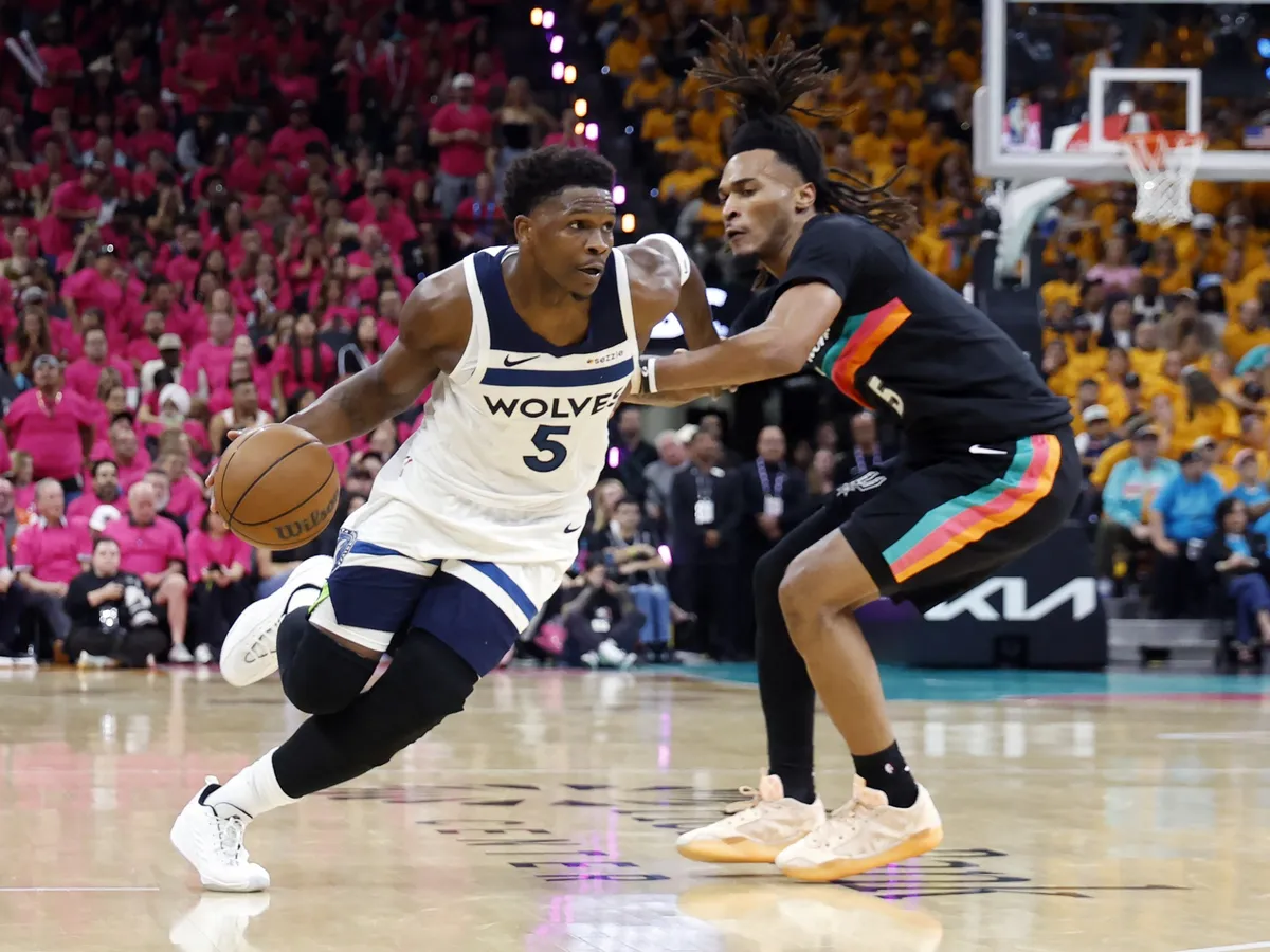 NBA semifinal series: Timberwolves stun Spurs in Game 1; Knicks beat 76ers