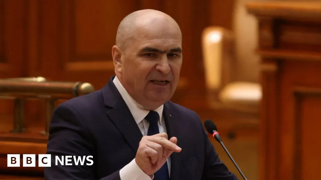 Romanian PM ousted in no-confidence vote