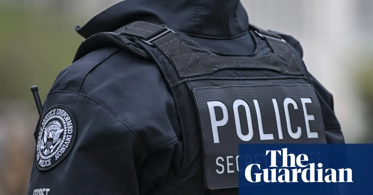 US Secret Service agent placed on leave for allegedly fondling himself in public
