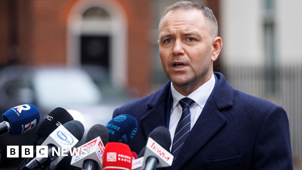 Only Trump can stop Putin, Polish president tells BBC