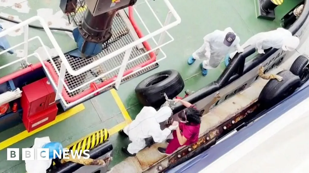 Cruise ship with hantavirus outbreak to sail to Canary Islands