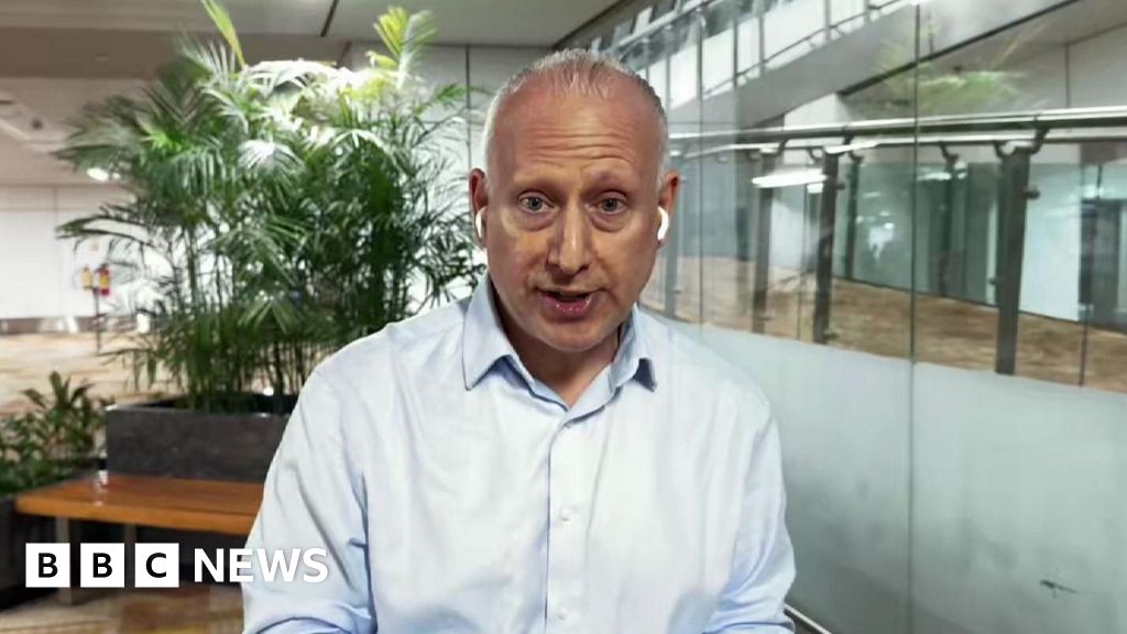 Steve Rosenberg: Putin showing no signs of compromise