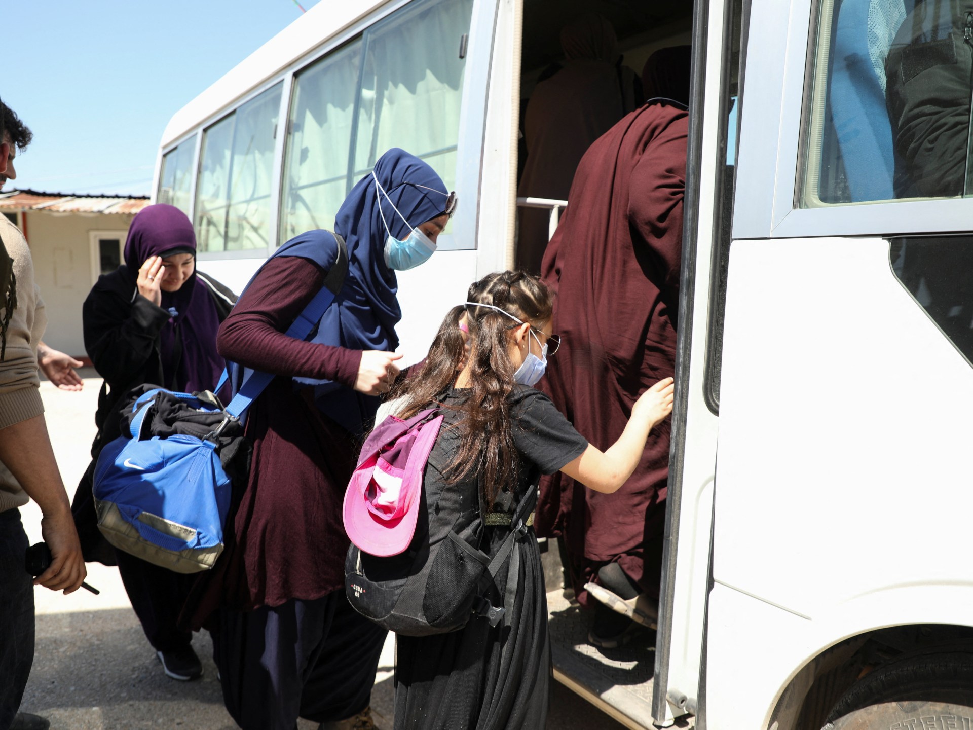 Australian women with alleged ISIL ties returning from Syria, minister says