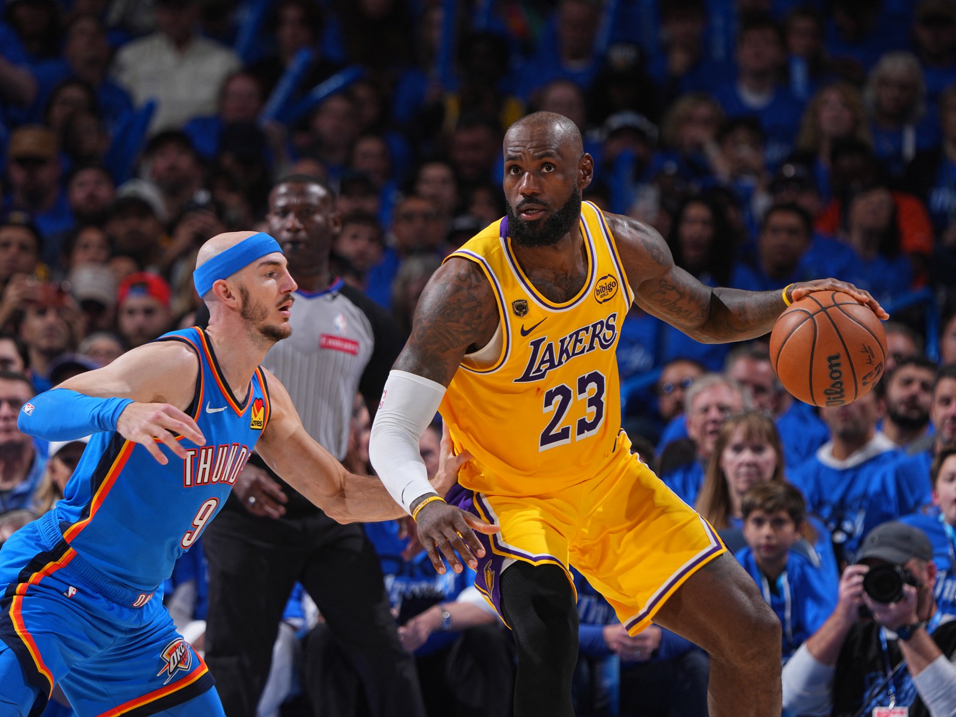 Thunder dominate LeBron James, Lakers to win Game 1