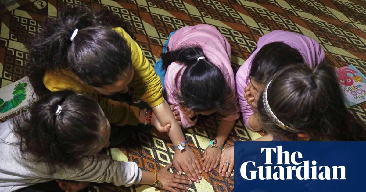 Two Australian states prepare to resettle children from Syrian detention camp with most bound for Melbourne