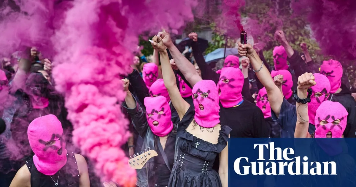 Pussy Riot protest at Venice Biennale forces Russian pavilion to briefly close