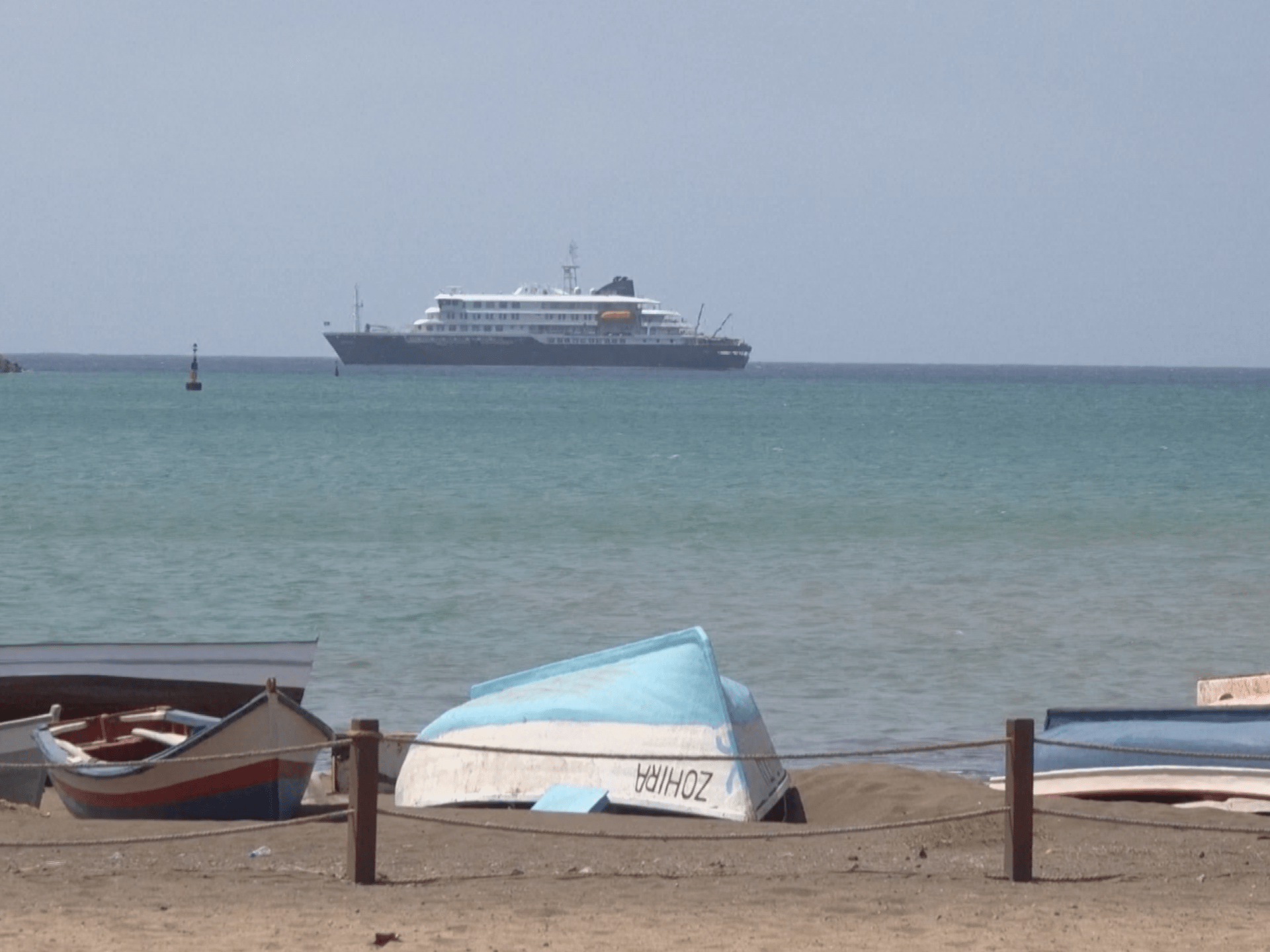 Infected passengers evacuated from hantavirus cruise ship