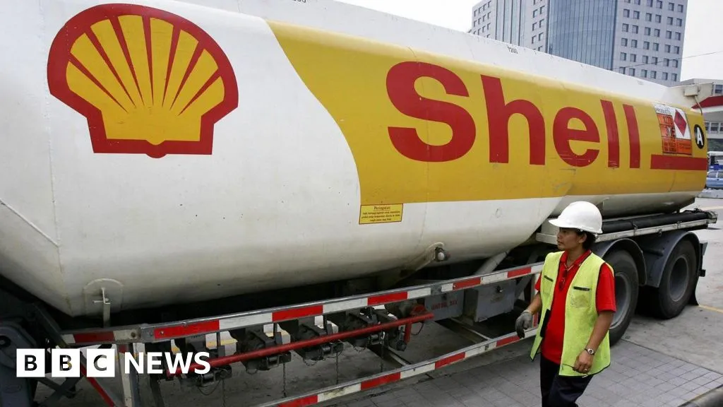 Shell profits rise as Iran war pushes oil prices higher