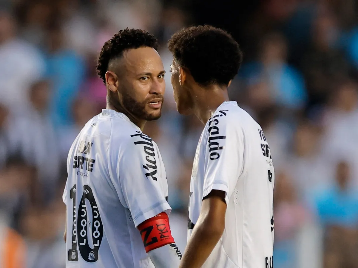 Neymar apologises to Robinho’s son after slapping him in training