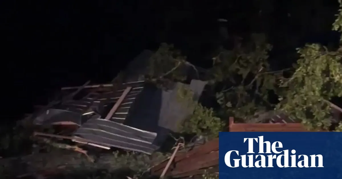 Hundreds of homes damaged in Mississippi as multiple tornadoes reported