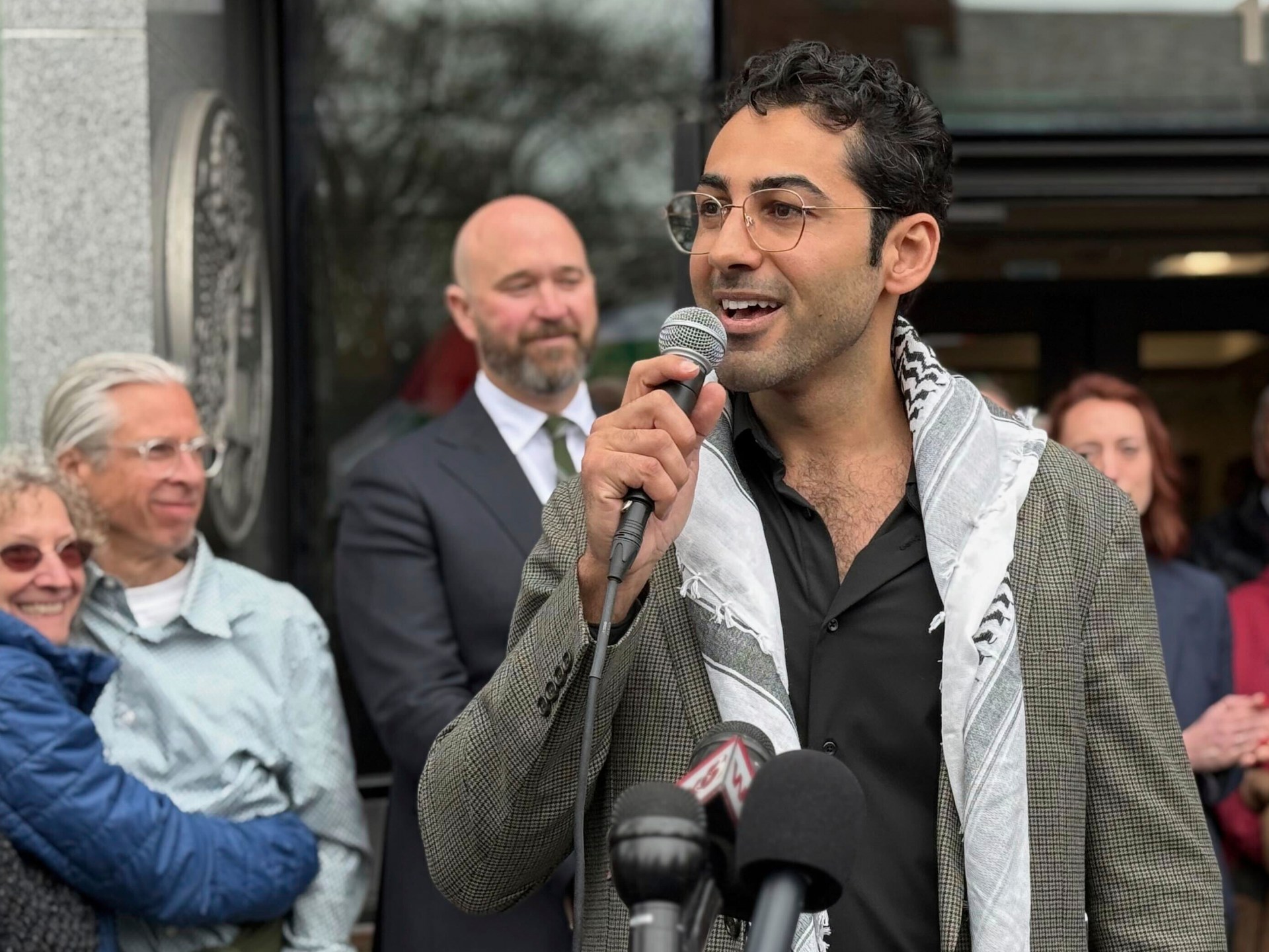 US reinstates deportation proceedings against Mohsen Mahdawi