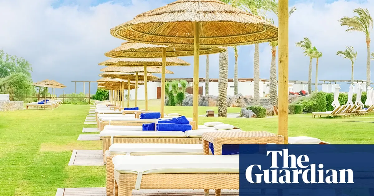 German tourist awarded €1,000 after losing out on sunloungers at Greek hotel